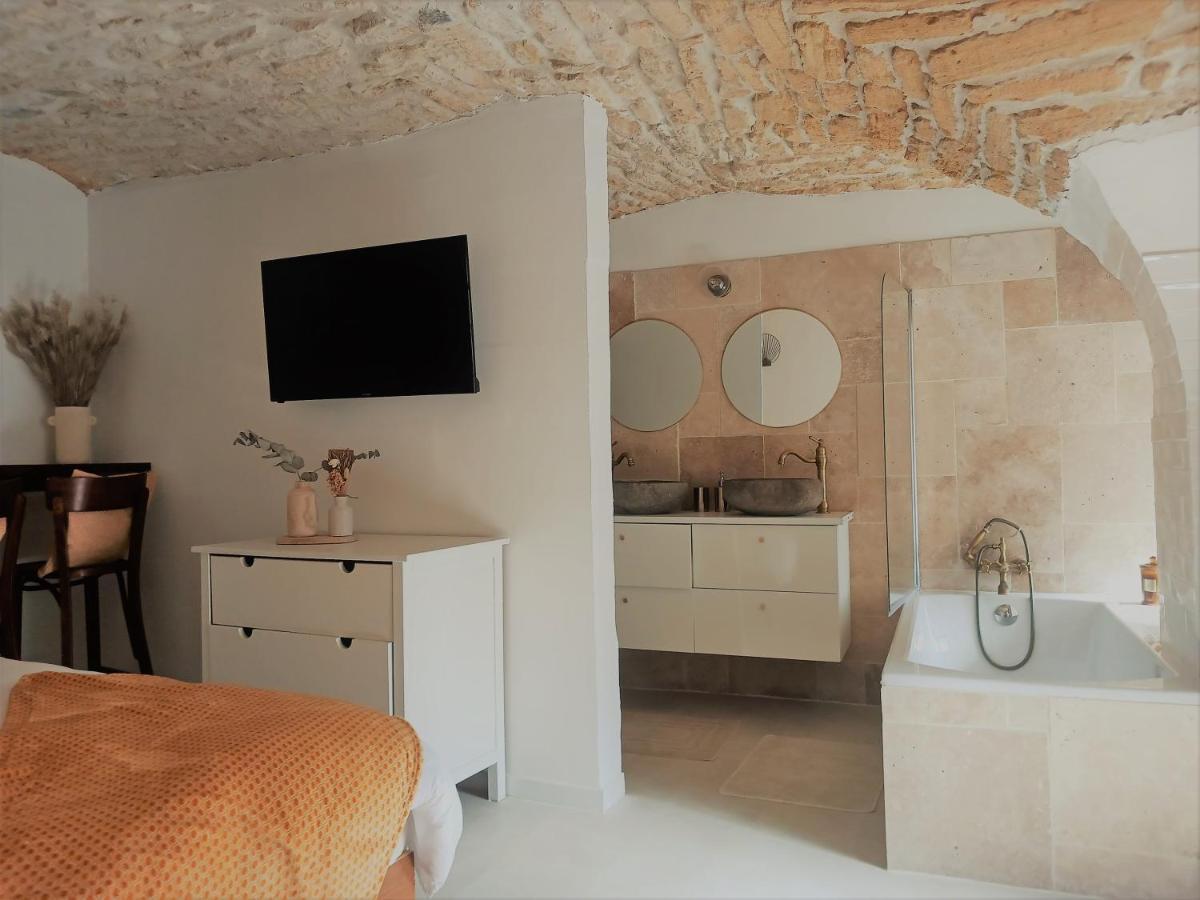 Bed and Breakfast La Cachette Aigues-Vives  Exteriér fotografie
