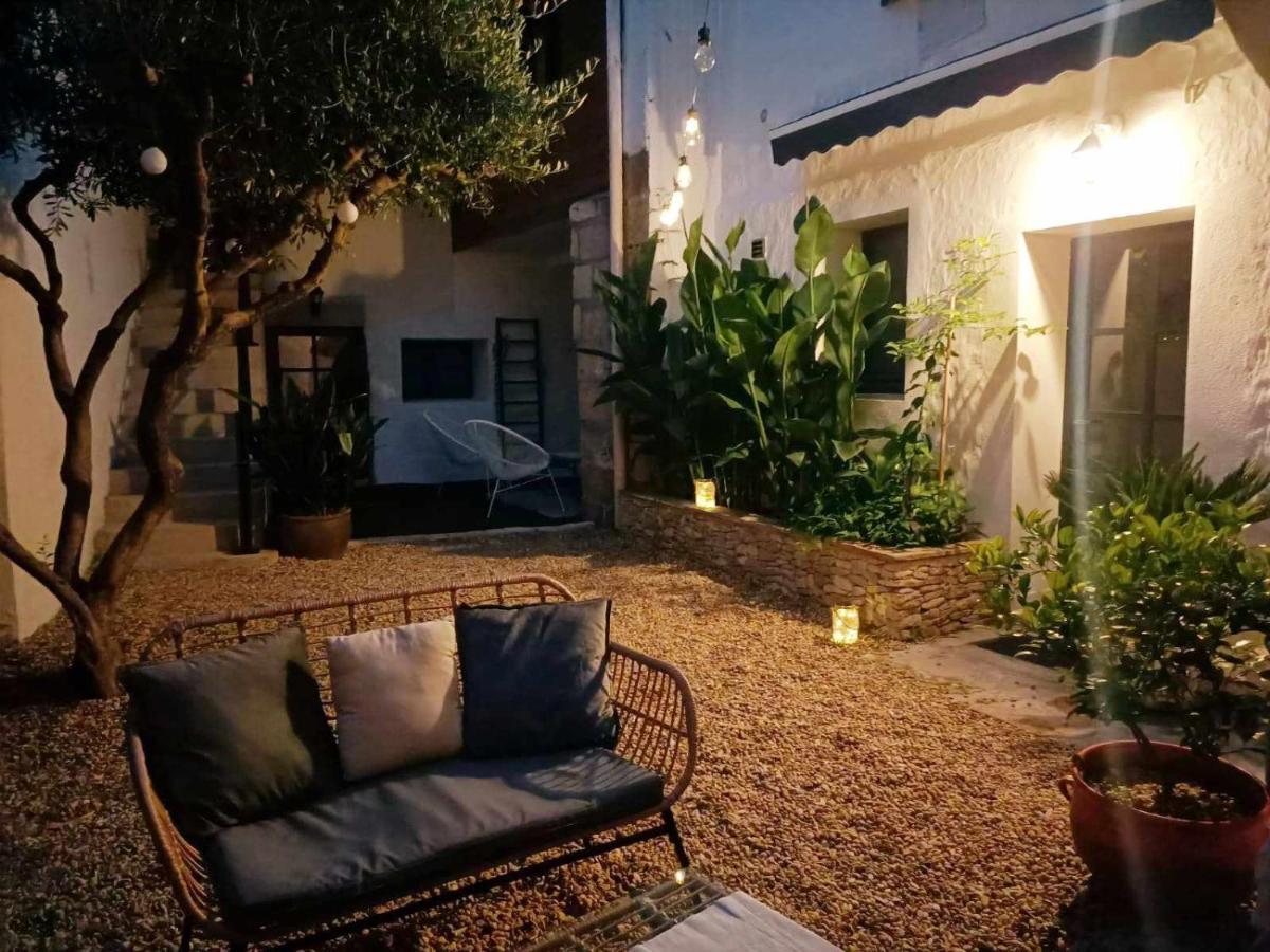 Bed and Breakfast La Cachette Aigues-Vives  Exteriér fotografie