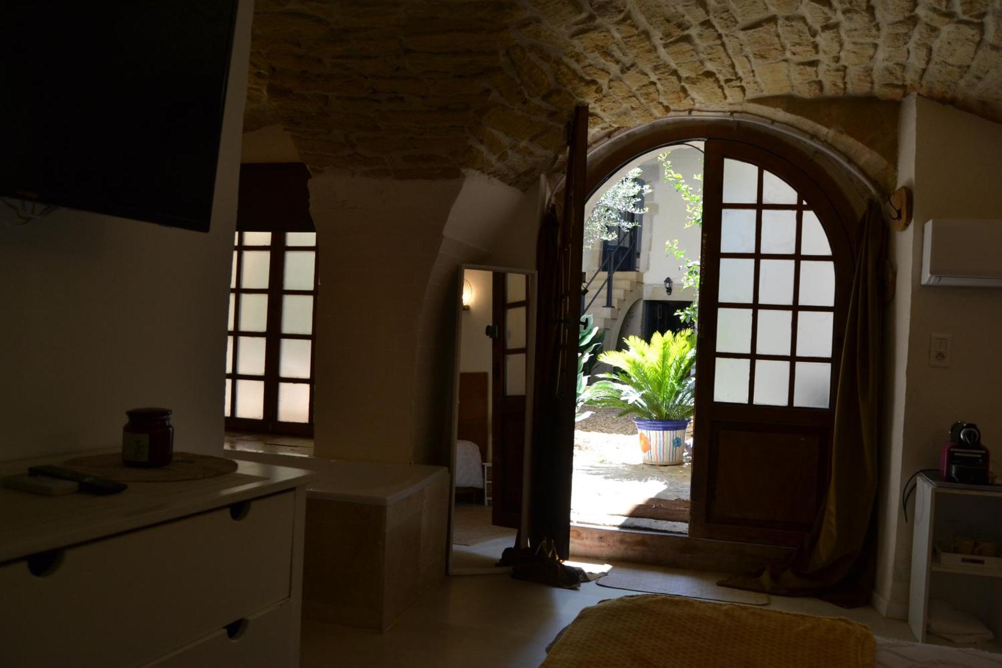 Bed and Breakfast La Cachette Aigues-Vives  Exteriér fotografie
